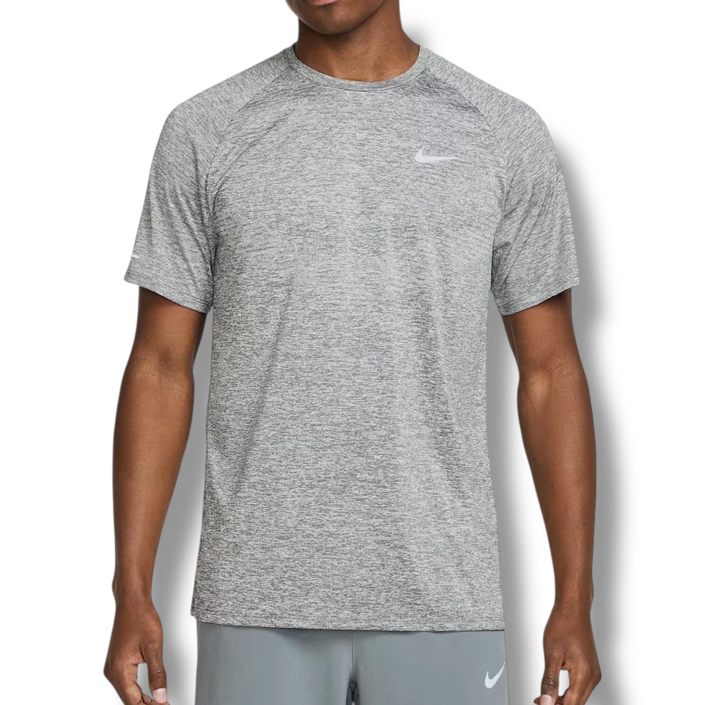 NIKE - STRIDE ADV T-SHIRT - GREY