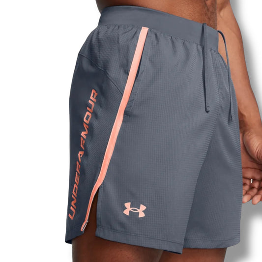 UNDER ARMOUR - LAUNCH SHORTS - GREY/PEACH